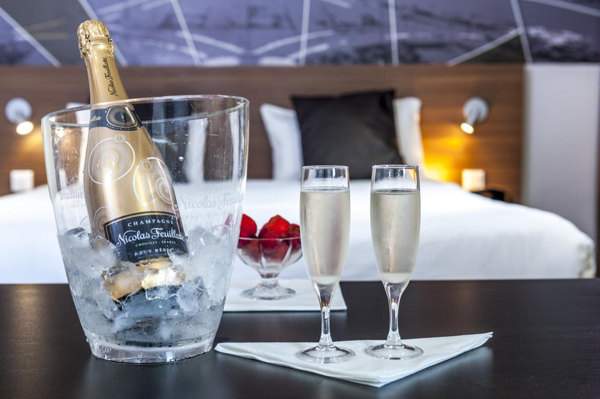 Brit Hotel Toulouse Colomiers - L'Esplanade المظهر الخارجي الصورة